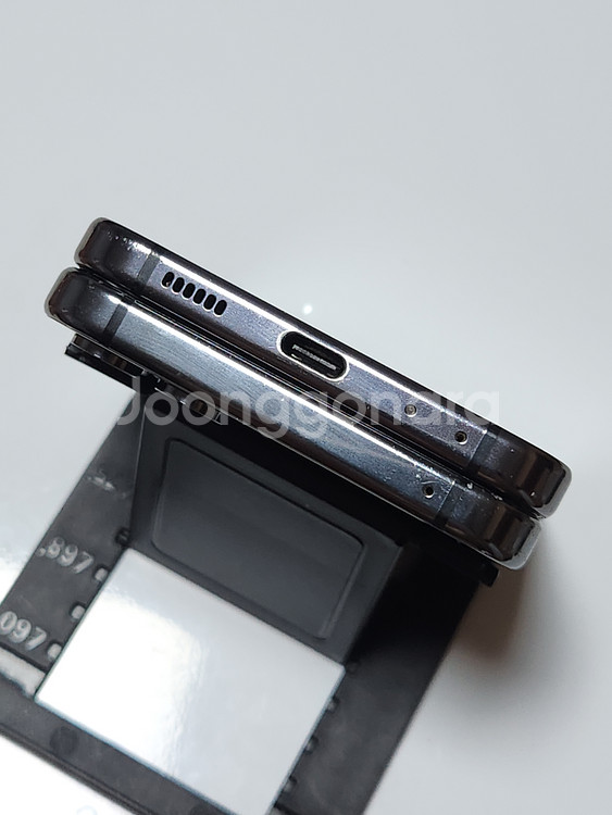 갤럭시Z플립5 256G 무잔상 블랙 55725--4