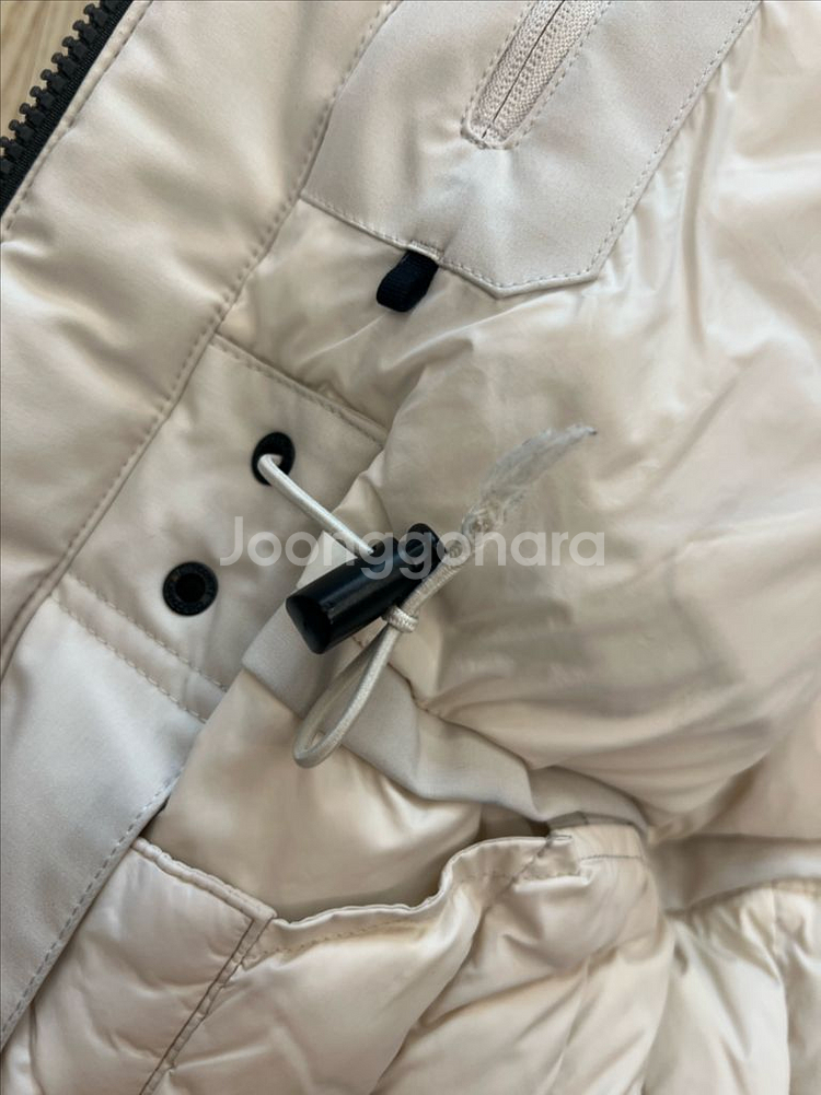 디스커버리 밀포드 패딩 팝니다--7