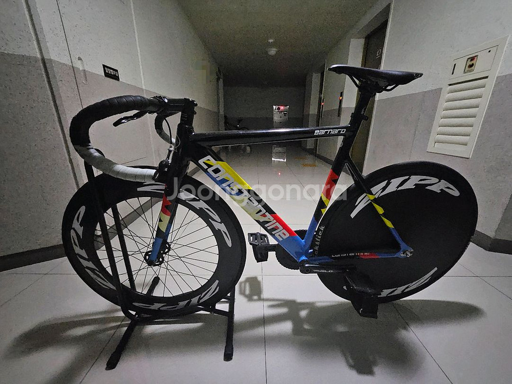 콘스탄틴 버나드 2022 + 자전거 거치대--0