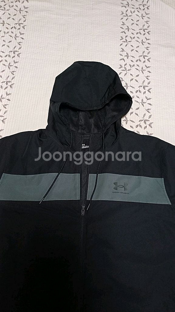 언더아머 얇은바람막이 빅사이즈120 가슴70 기장79--2