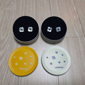 라르디니 플라워 부토니에 자개 커프스링크 세트 / (링자켓 맨온더분 수트서플라이 불가리 페라가모)