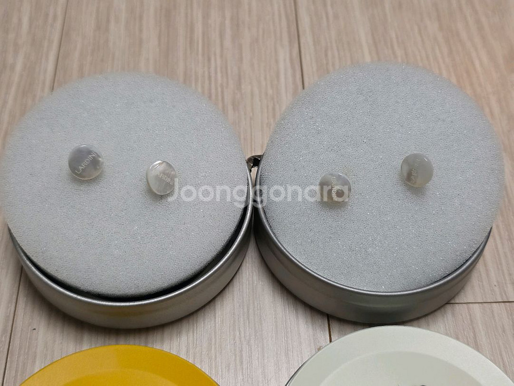 라르디니 플라워 부토니에 자개 커프스링크 세트 / (링자켓 맨온더분 수트서플라이 불가리 페라가모)--1