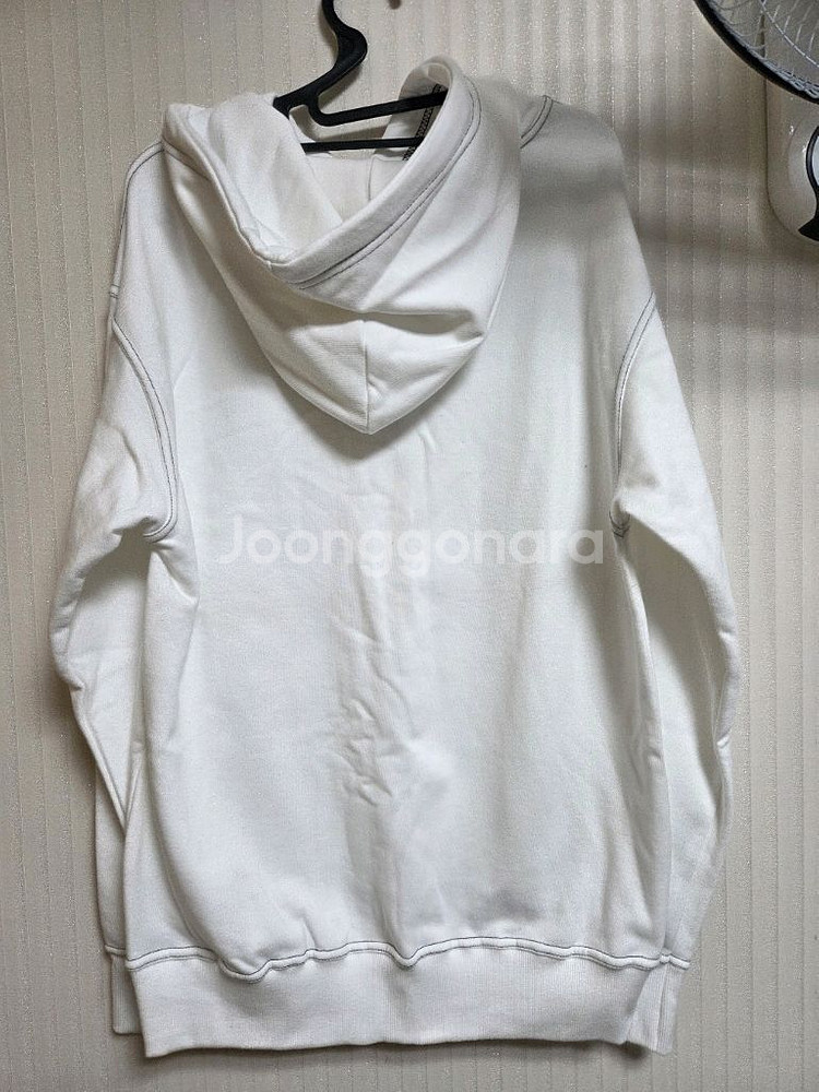 새상품 스티치 쭈리 후드티(화이트)--1