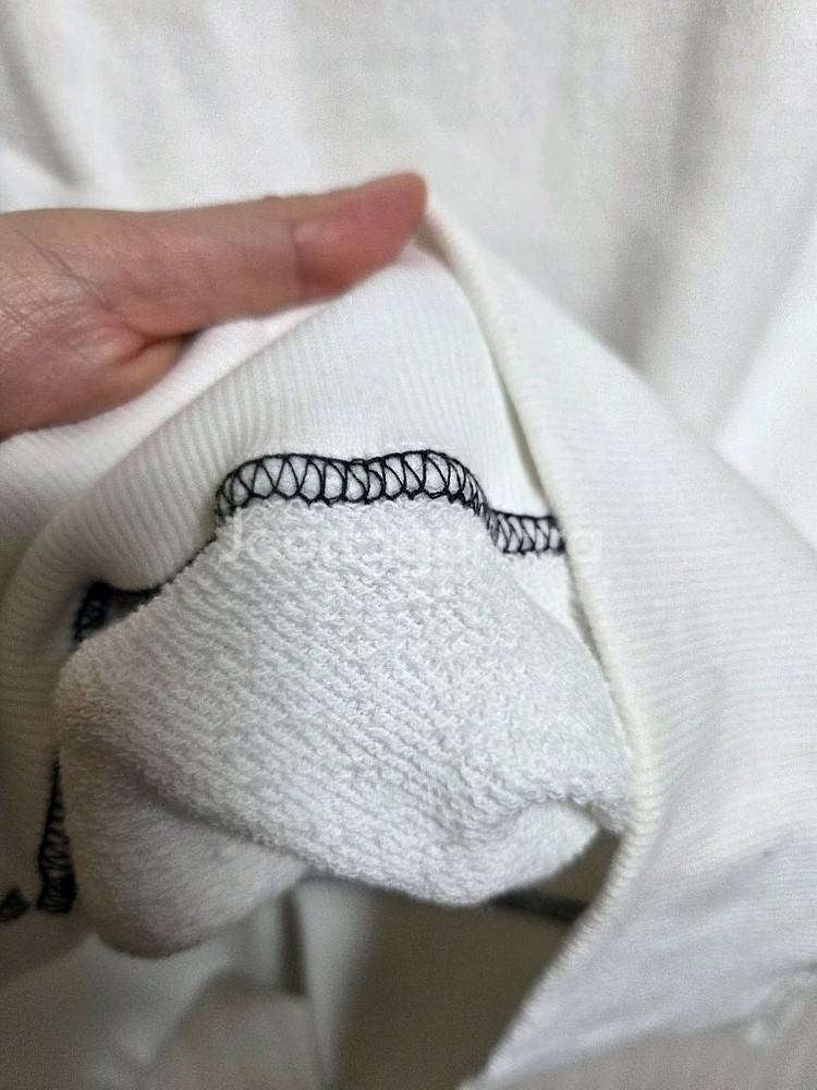 새상품 스티치 쭈리 후드티(화이트)--2