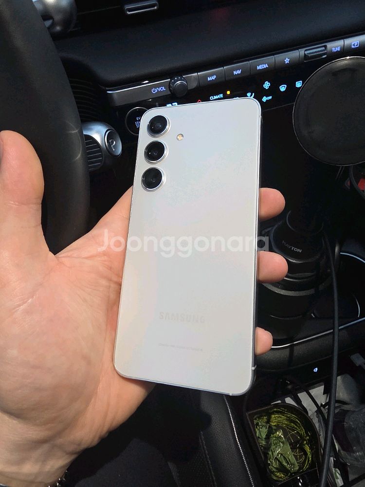 갤럭시s24 256g 화이트 팝니다--0