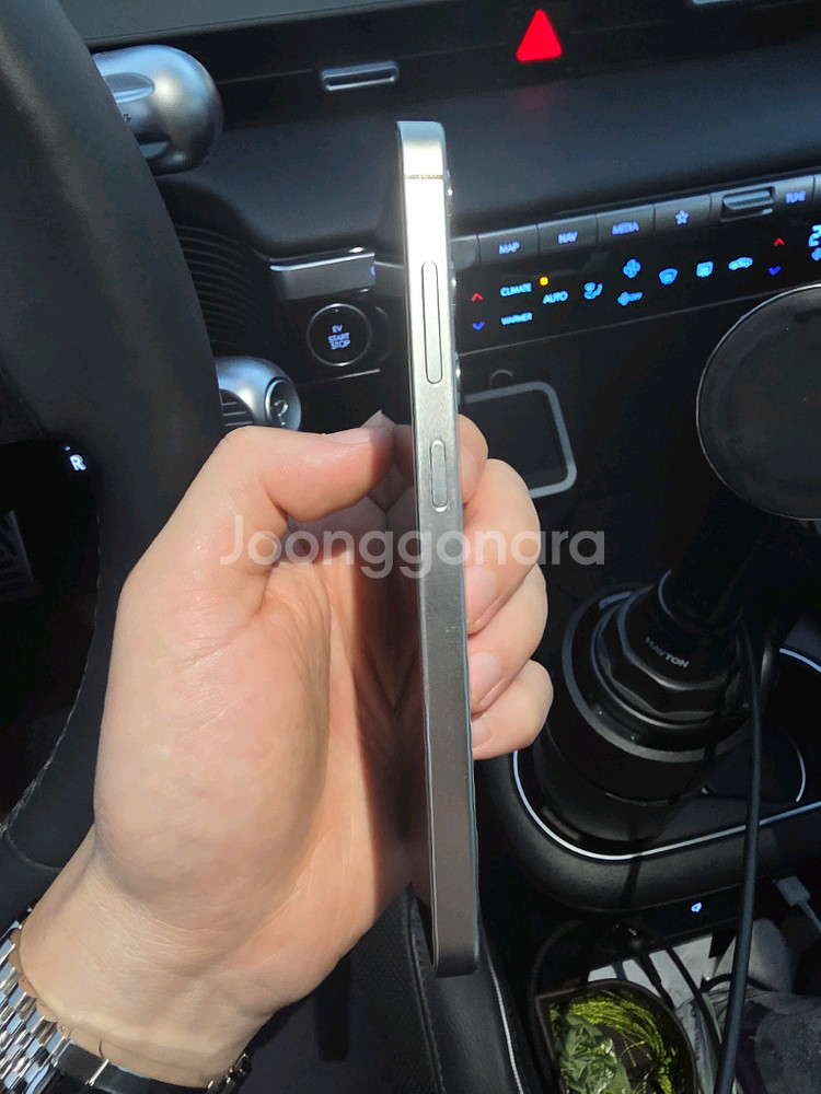 갤럭시s24 256g 화이트 팝니다--2