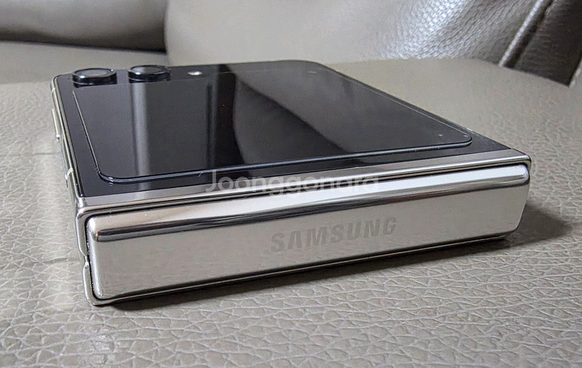 자급제 갤럭시 Z 플립5 화이트 512GB + 케이스--2