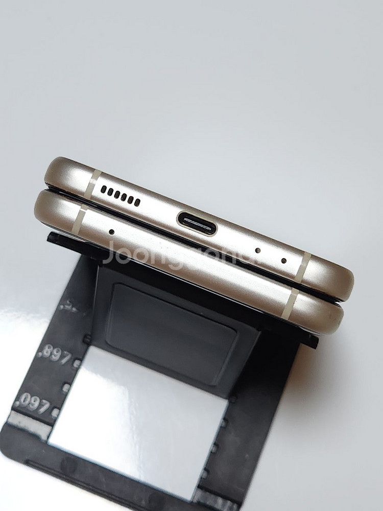 갤럭시Z플립3 256G 무잔상 크림 55254--5