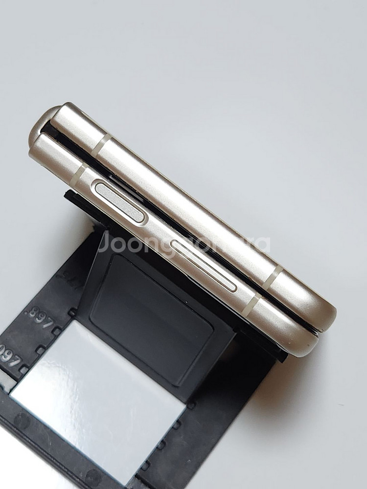 갤럭시Z플립3 256G 무잔상 크림 55254--6