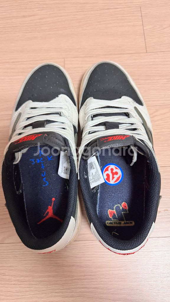 조던1 로우 스캇 245 팝니다--2