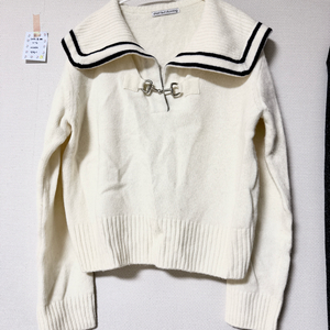 쇼트 벗 스터닝 세일러 니트