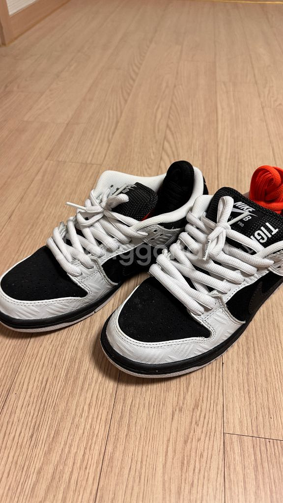 나이키 x 타이트부스 SB 덩크 로우 프로 블랙 앤 화--0