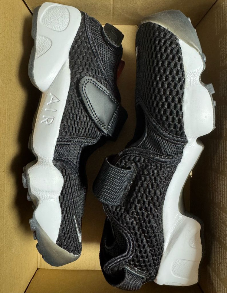 [230] 나이키 우먼스 에어리프트 검흰 타비슈즈 이미지