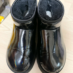 어그 울트라 미니 플랫폼 하이 샤인 블랙