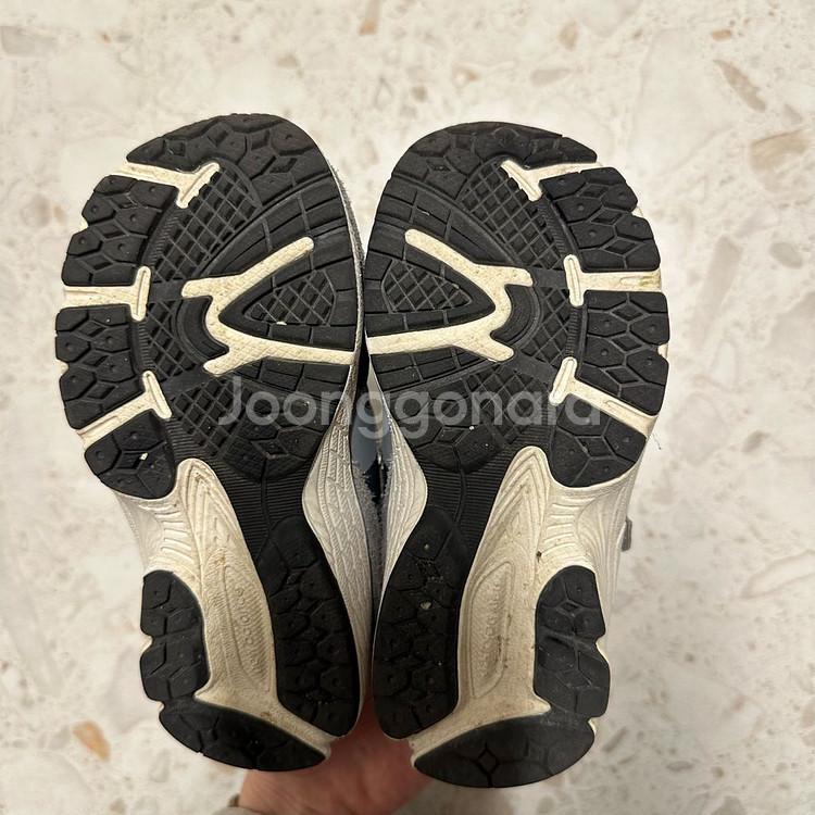 뉴발란스키즈 2002R 145사이즈--4