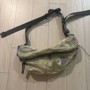 앤드원더 and wander sil waist bag off white
