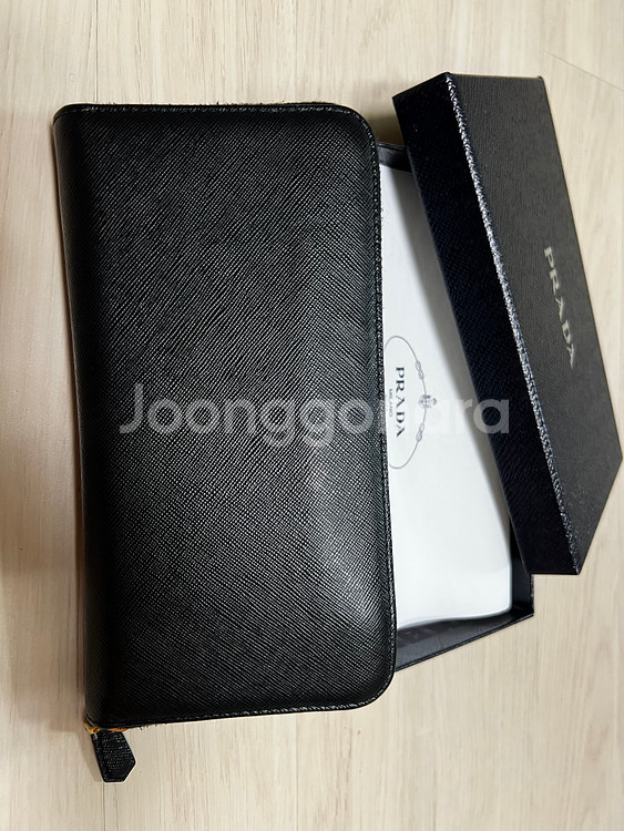 정품 프라다 사피아노 메탈 장지갑 블랙 풀박스--3