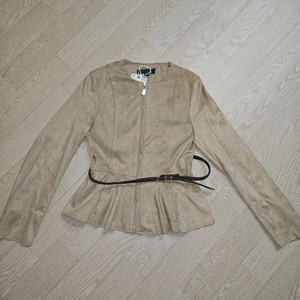 [zara] 벨트 디테일 스웨이드 느낌 페플럼 점퍼