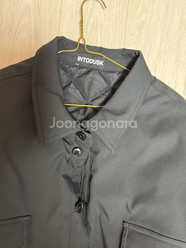 intodusk 인투더스크 패딩 셔츠 자켓 팝니다.--1