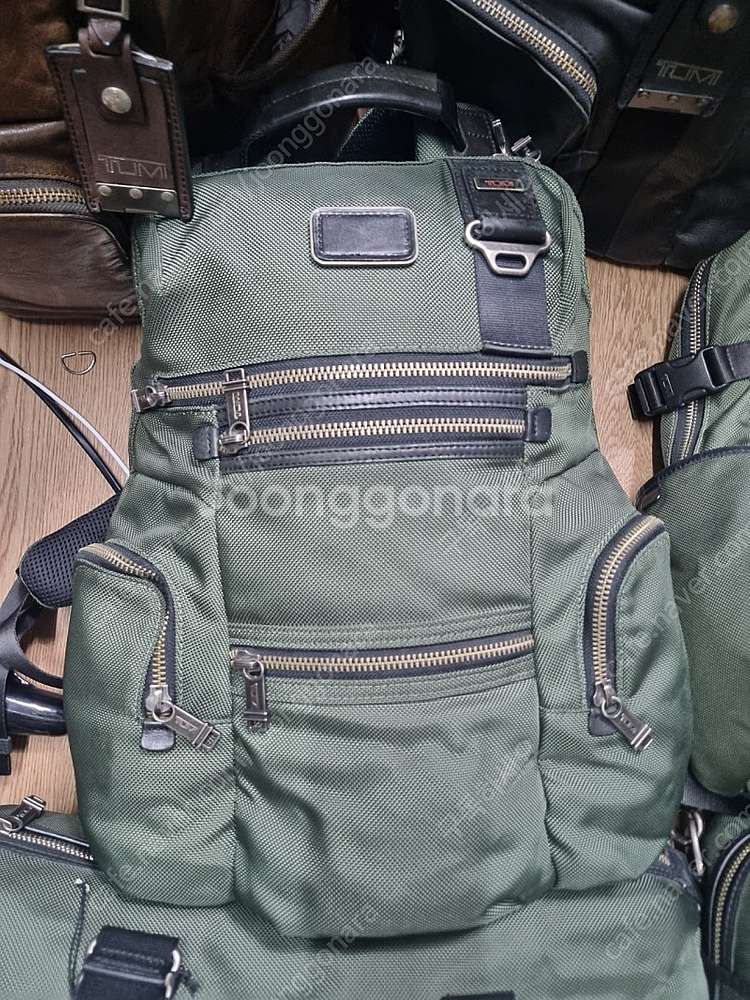 투미 카키 컬렉션--1