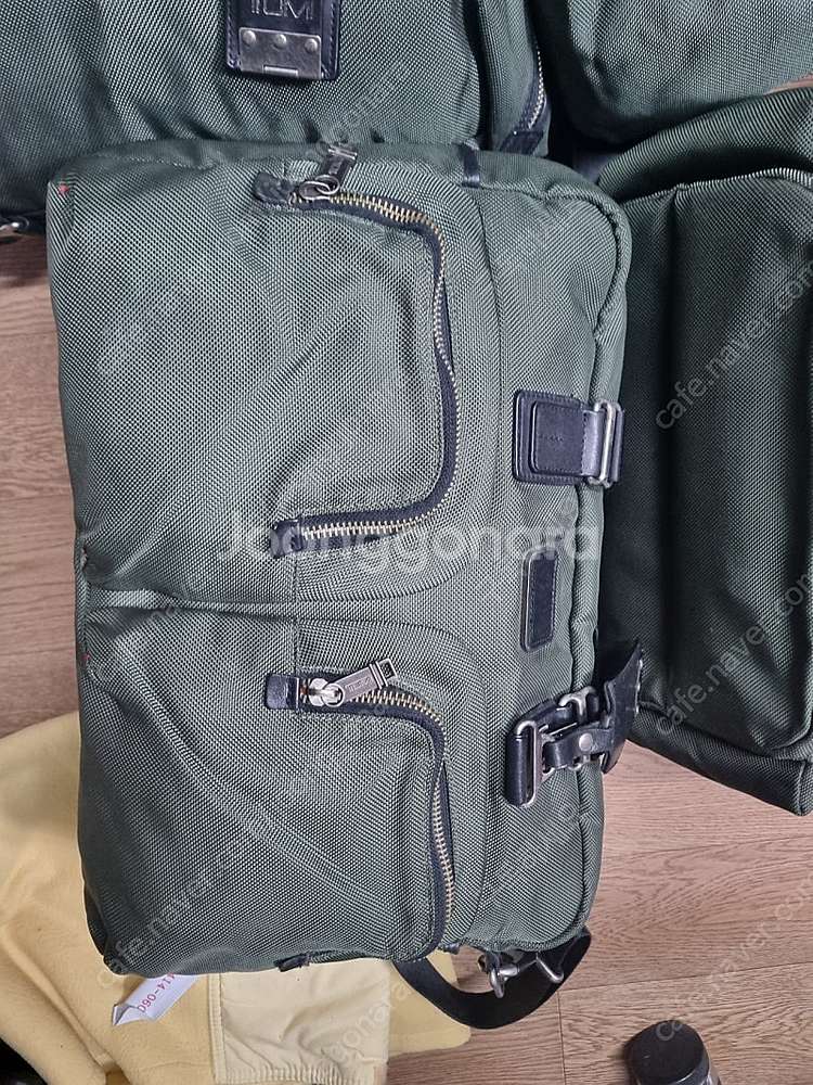 투미 카키 컬렉션--3