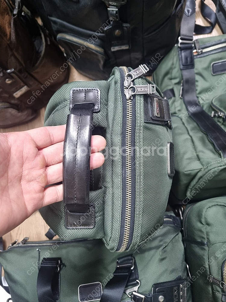 투미 카키 컬렉션--5