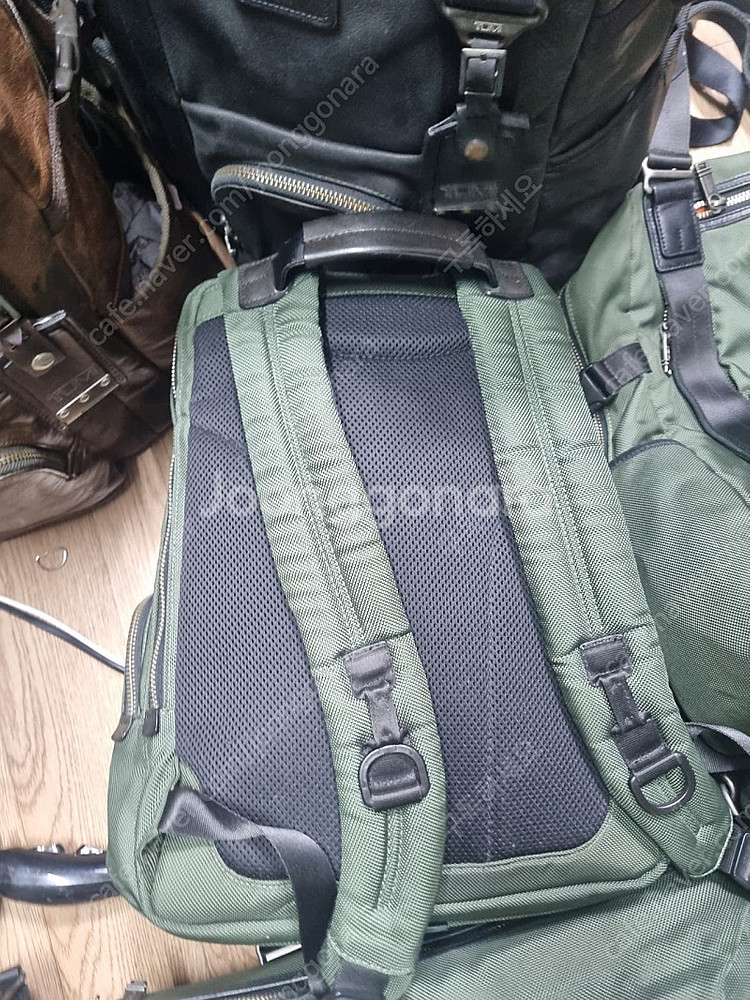 투미 카키 컬렉션--6