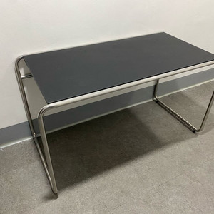 스틸프레임 블랙 데스크 책상 미드센츄리 가구