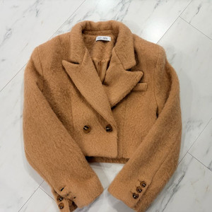 모헤어 크롭 코트