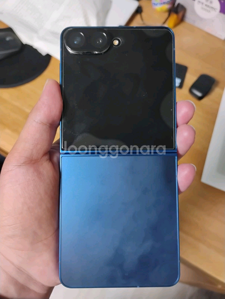 갤럭시 z플립7 판매해요.(풀박스)--12