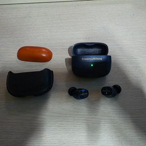 B&W Pi8 블루투스 이어폰 팝니다