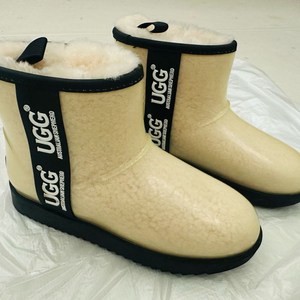 어그 코티드 클래식 38