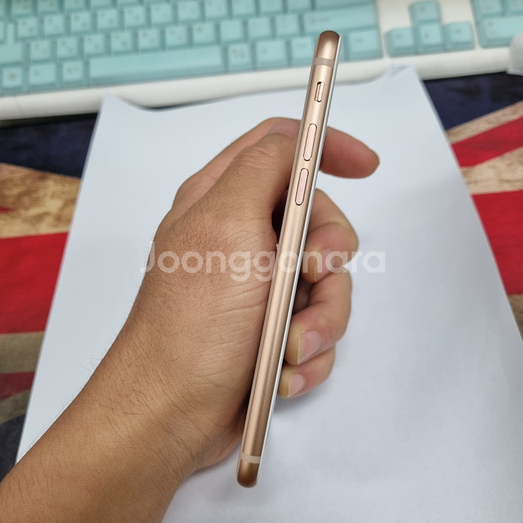 103676 아이폰8 64 골드 SSS급 중고폰 배터리100%--4
