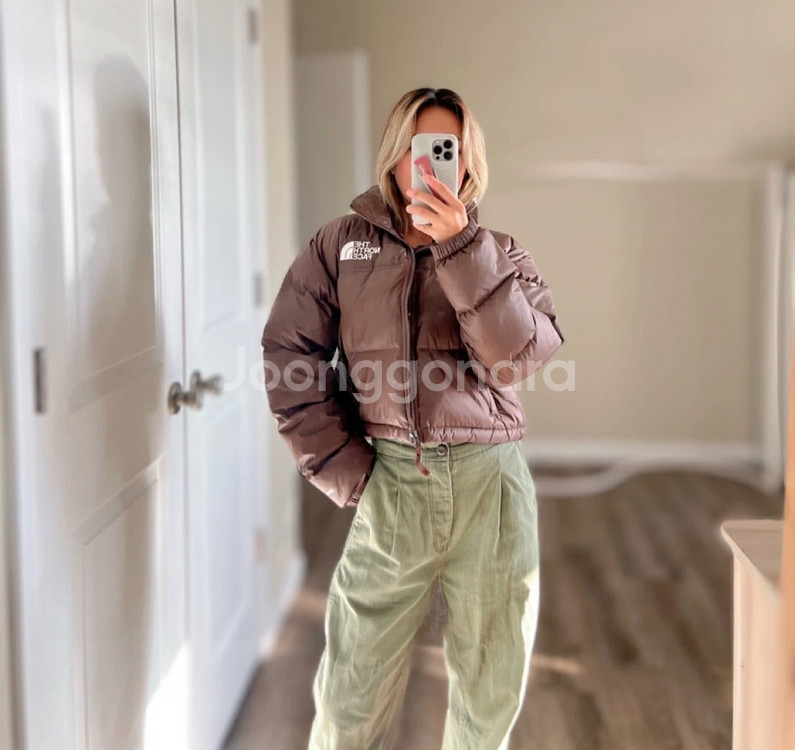 노스페이스 여성 크롭 눕시 700패딩 M--0