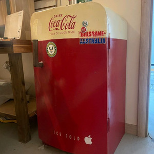 빈티지 코카콜라 냉장고 모양 철제 장식장