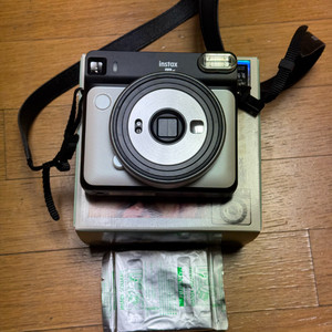 후지필름 인스탁스 스퀘어 SQ6 즉석카메라입니다