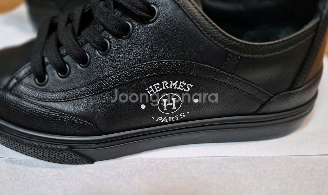 에르메스 Get스니커즈 40(250~255)사이즈팝니다--1