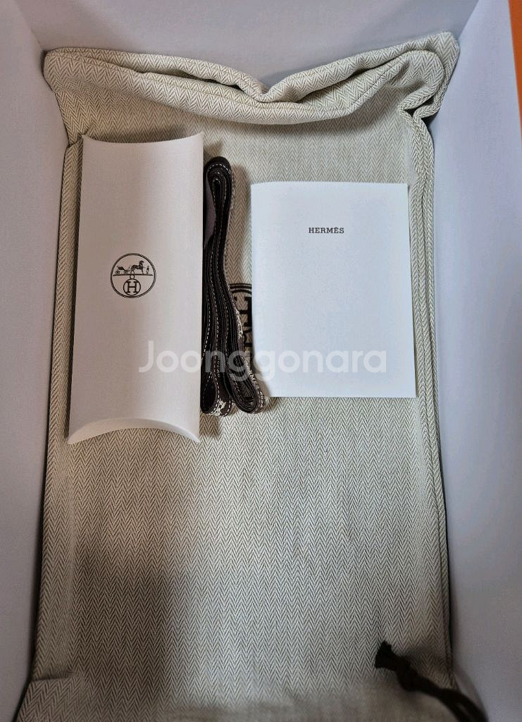 에르메스 Get스니커즈 40(250~255)사이즈팝니다--8