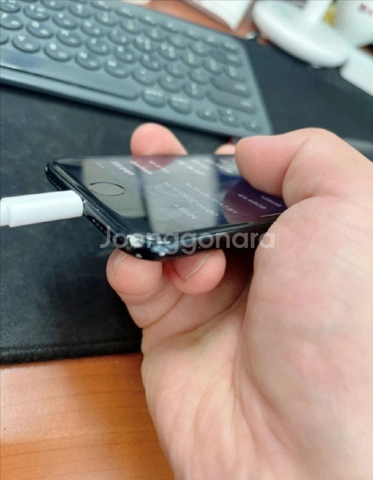 아이폰 SE3 128gb & 맥세이프 케이스 및 필름--1