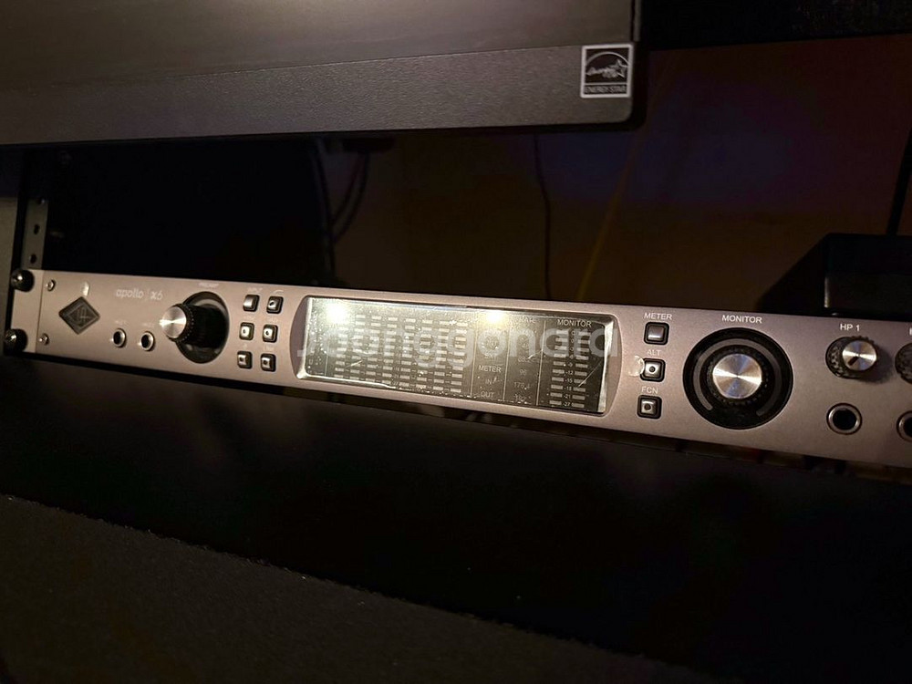 UAD Apollo x6 Gen 1 Heritage Edition 풀박 상태 최상 팝니다.--3