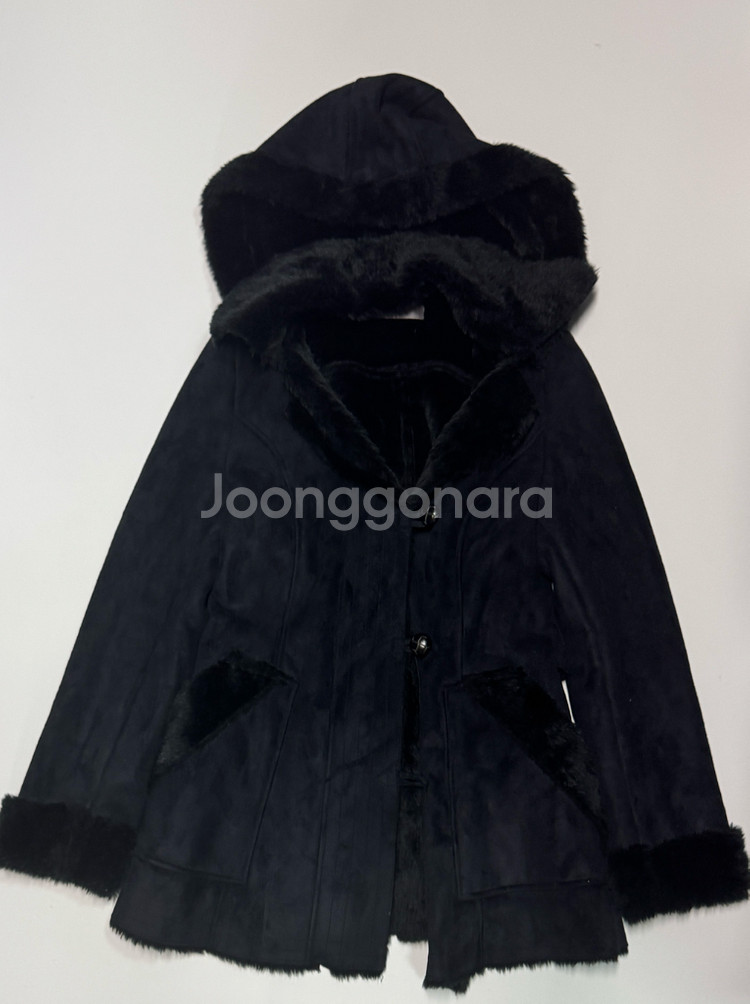 여성 톰보이 페이크 퍼 후드 벨티드 하프 코트 블랙--0