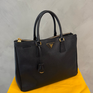 프라다 갤러리아백 라지 사피아노 토드백