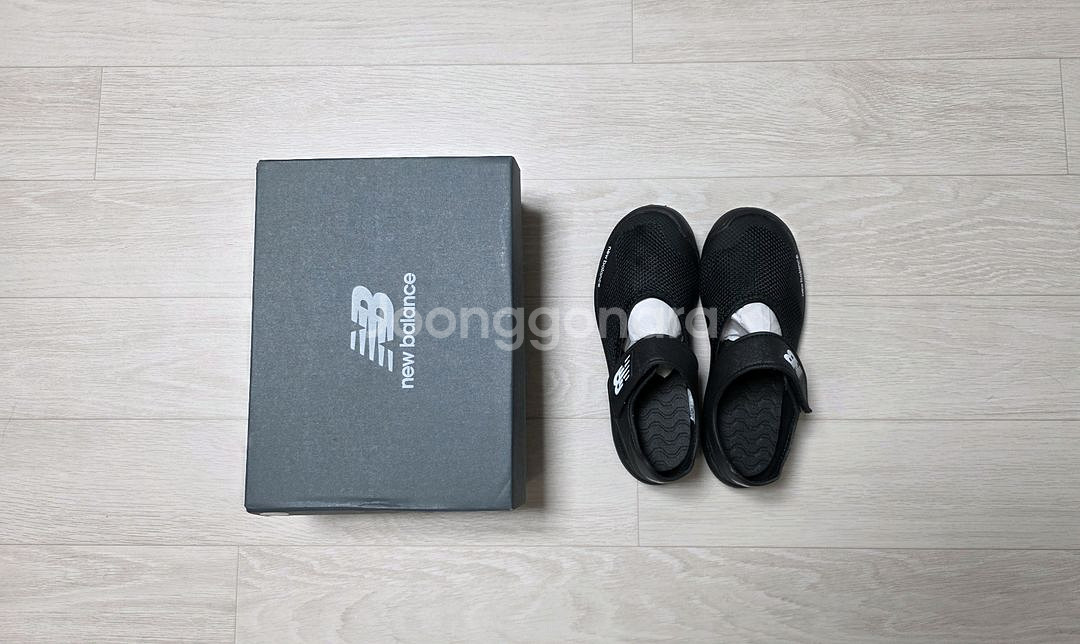 뉴발란스키즈 어린이 샌들 아쿠아슈즈 블랙 200--0