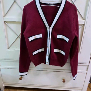 샤넬 버건디 정품 가디건