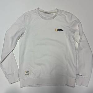 여성 내셔널지오그래픽 화이트 스웻 맨투맨