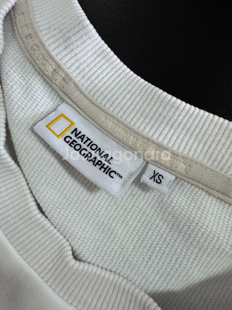 여성 내셔널지오그래픽 화이트 스웻 맨투맨--3