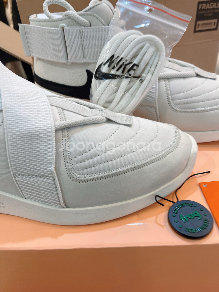 나이키x피어오브갓 피오갓 레이드 라이트본 285--5