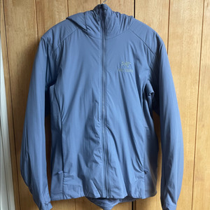 아크테릭스 아톰 후디 여성