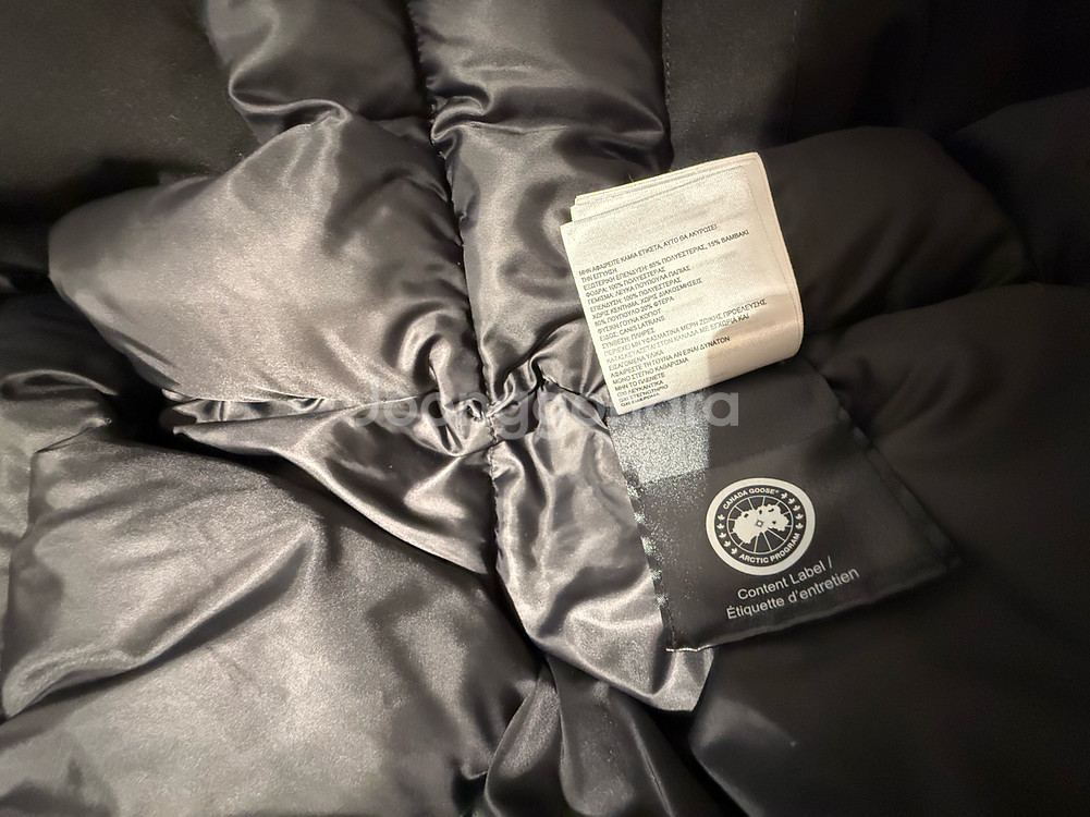 캐나다구스 블랙라벨 샤토) M싸이즈 블랙색상 판매--5