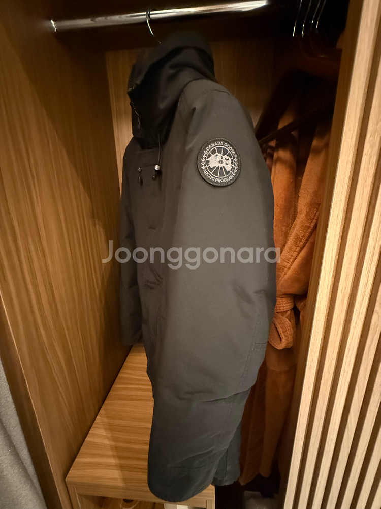 캐나다구스 블랙라벨 샤토) M싸이즈 블랙색상 판매--2